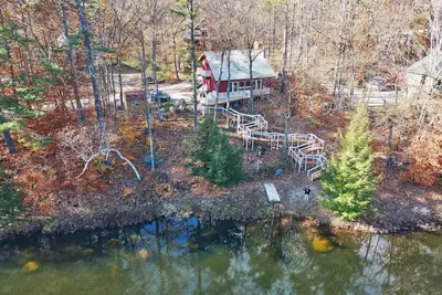 Image de Charming Waterfront House with Large Deck, Short Drive to North Conway