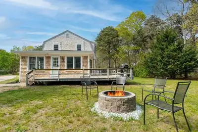 Image de 4 Mins to Bayside Beaches!