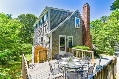 Image de Minutes to Oceanside Beaches!