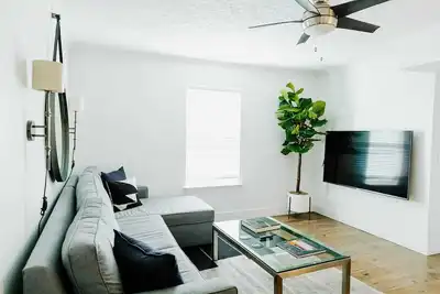 Image de Suite 107: Luxe Music Row Stay, Walk to Gulch!