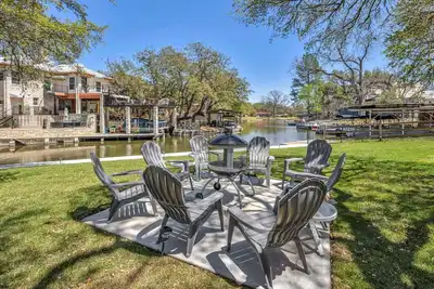 Image de Lake Lbj Haven- Quiet Lakefront Cabin w/ Fire Pit