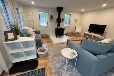 Image de Cozy Cape House! !