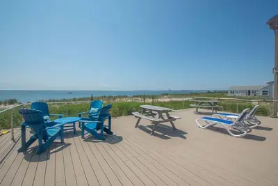 Image de Direct Ocean Front Oasis - Sleeps 6! Very Spacious! ! 25x30 ft Exclusive Use Deck