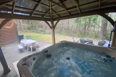 Image de Packwood Adventure Lodge:private Hot Tub, game room, river access, 15 min to Ski