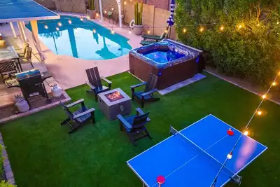 Luxury Oldtown Modern Getaway+Shuffleboard+HeatedPool