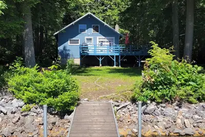 Image de Readfield/Maranacook Lake cottage with dock and plenty of privacy!