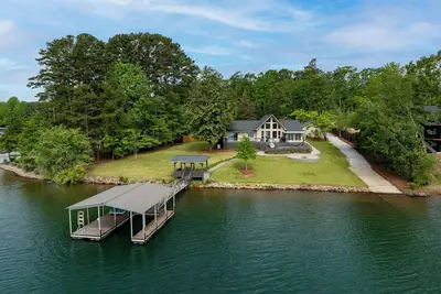 Image de Lake Keowee Retreat w/Private Dock and Boat Ramp