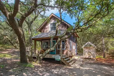 Image de 1214 - Toad Hall, Cozy, Quaint and Cute! Oceanside Corolla - 2 Bedrooms.