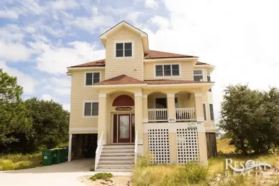 Image de 1489 - Shore Enough, a spacious 4-bed, 3. 5-bath home in Corolla, Nc, private pool, 12 guests.