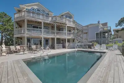 Image de 1559 - Sound Retreat, 6-bed 4. 5-bath soundfront home in Corolla Nc, pet friendly, private pool