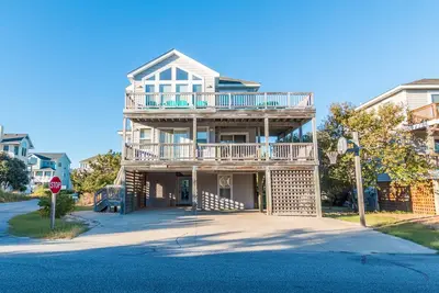 Image de 1610 - Wave Hello, Spacious 6-bed 5. 5-bath, Corolla, Nc, private pool, hot tub, sleeps 16