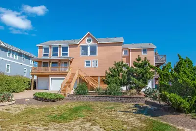 Image de 1922 - Salt Spray, 6-bed 6. 5 bath oceanfront home in Corolla, Nc, hot tub, game room