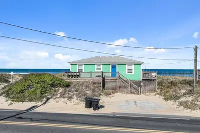 Image de 5005 - Herbie's Oceanfront in Kill Devil Hills, Nc, featuring 4 bedrooms and stunning ocean views.