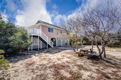 Image de 3681 - Obx Magic, Classic Obx beach box perfect for smaller families looking to relax