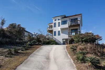 Image de 4420 - Sea Elegance, Soundside home with community pool and tennis, and screened porch