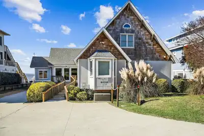 2816 - Tranquil Sound 4-bed 4. 5-bath soundfront home in Duck, Nc, private pool, hot tub, game room