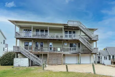 Soundfront home with lots of fun amenities including rec room and private hot tub