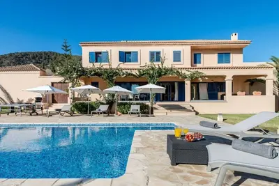 Villa Etruria close to Playa d'en Bossa