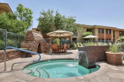 New! ! Top Tier Scottsdale Condo