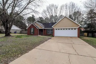 Image de 3 Bed 2 Bath fully furnished home for rent close to Ole Miss