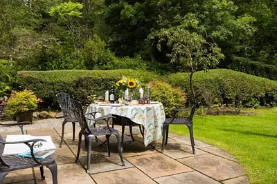 Image de The Old Post House At Low Stott Park, pet friendly in Newby Bridge