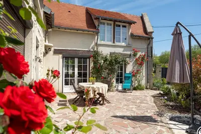 Image de Charmant gîte de plain pied à Compiègne - Terrasse, Wifi, Proche centre-ville & Forêt