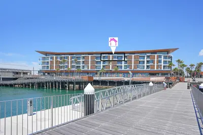 Image de Waterfront Coastal Marina Apartment on waters edge!