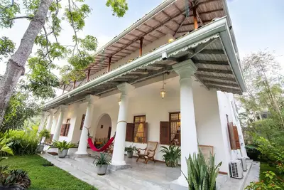 Colonial type villa in Galle - 10 min to Unawatuna beach!