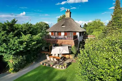 Image de Charming Riverside Cottage - Ideal for Families & Groups, Pool, Gardens & River
