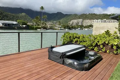 Image de Upscale Mariana Front House - waterfront jacuzzi. - $12, 000\/mt