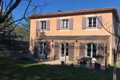 Image de Villa entièrement équipée au pied du Luberon