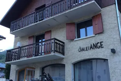 Image de À 300m des pistes de ski, 2ème étage, terrasse, parking, casier à ski, 41m², Valloire