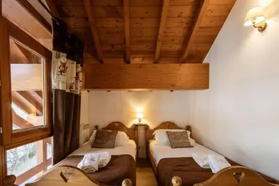 Image de À 250m des pistes de ski, 1er étage, balcon, casier à ski, 117m², Valloire