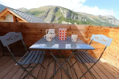 Image de À 250m des pistes de ski, 2ème étage, balcon, casier à ski, 81m², Valloire
