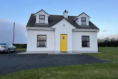 Image de Cottage in a beautiful setting overlooking Galway Bay