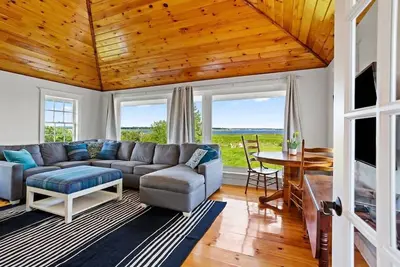 Image de Sunset Waterfront Privacy Beach