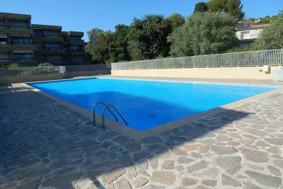 Image de Location appt. studio T1 (29 m2 +loggia 7 m2) Rsd le Parc des Oliviers la Faviere