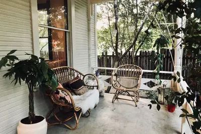 Image de Historical Home In East Austin with Soul