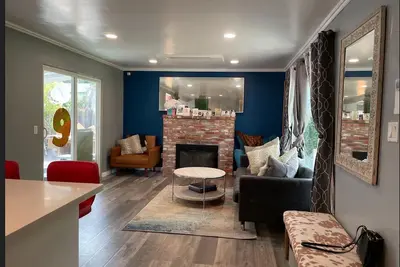 Image de Gorgeous 2\/1 Home 5 min walk to Downtown Lafayette