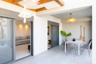 Image de Sole al Mare. Private Beach sunbeds and umbrellas!