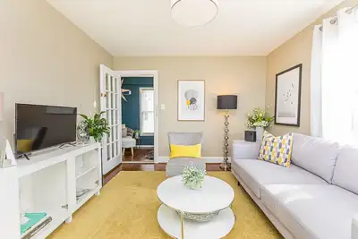 Image de Gorgeous Home with Office, Bonus Room & Large Deck