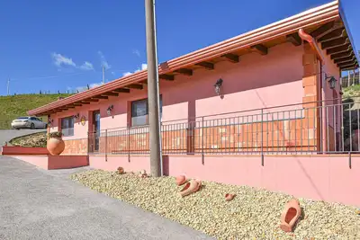 Image de Superbe maison de 2 chambres à Troina