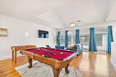 Image de Houston Getaway by Downtown | Pool Table | Pets