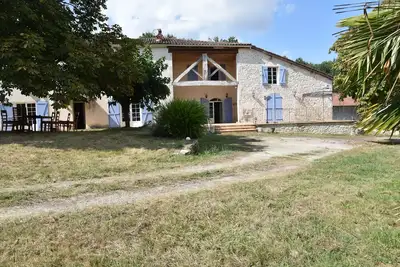 Image de Domaine, jolie ferme de 220m2, 15pers, piscine, bois et privé pêche