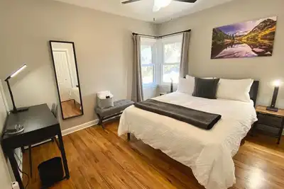 Image de Lavish Luxury in a Lush Locale - No Cleaning Fee!