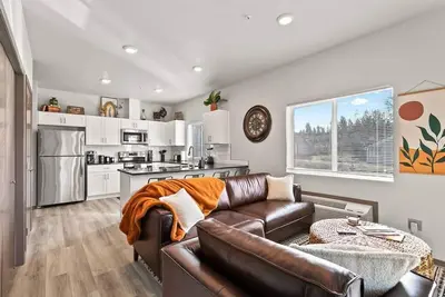 Image de Brand New 2 Bed 2 Bath Near Perry District and Dt!
