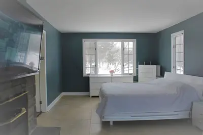 Image de Remodeled River/water front country home in nature and camping spot