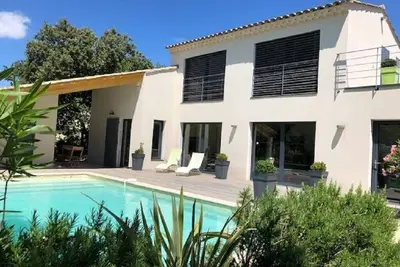 Image de Maison de 180m2 avec jardin et piscine chauffée