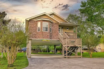 Image de River Access Cottage with Great Parking, 1 Mile to Parkway