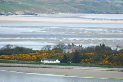 Image de Spectacular Highland Cottage Overlooking the Sea